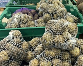 Збут картоплі в Україні: споживач іде в супермаркет, ресторатори — на базар